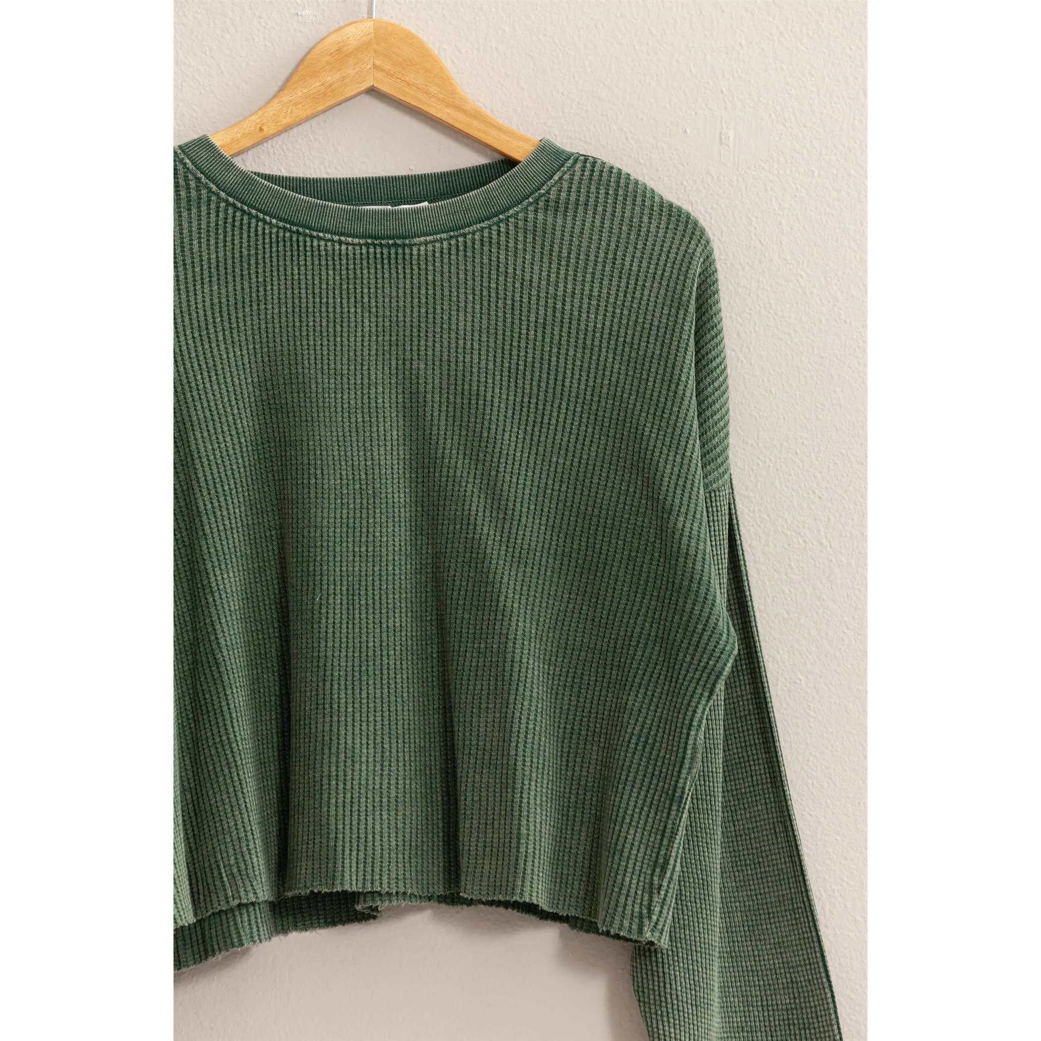 RIBBED LONG SLEEVE CROP SWEATER